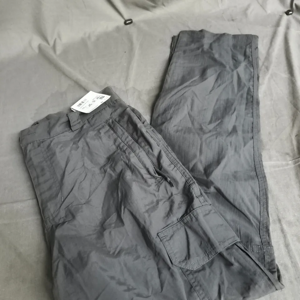 MOUNTAIN WAREHOUSE UK W30 EXPLORE GREY MEN'S TROUSERS SHORT (EU 46)