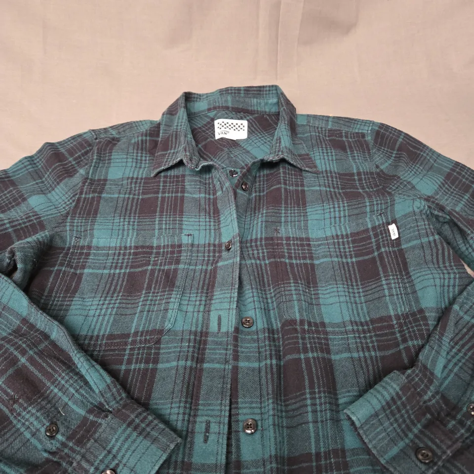 VANS CHEQUERED BUTTONED SHIRT SIZE L