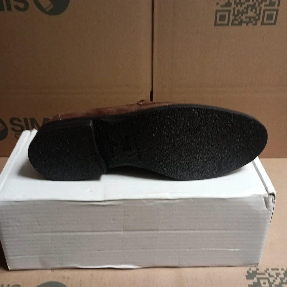 BOXED PAIR OF DUKE & DEXTER BROWN SUEDE LOAFERS - 10