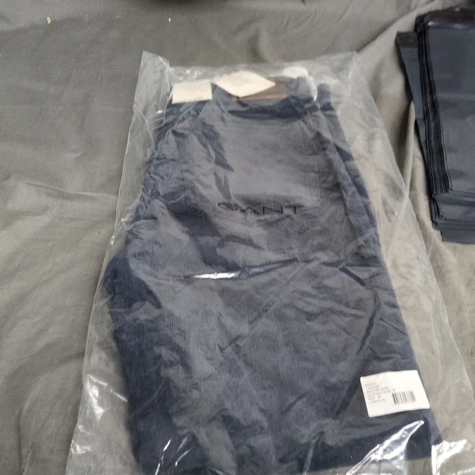 GANT REGULAR FIT CORD JEANS – EVENING BLUE, W32 L32 (UK 32)