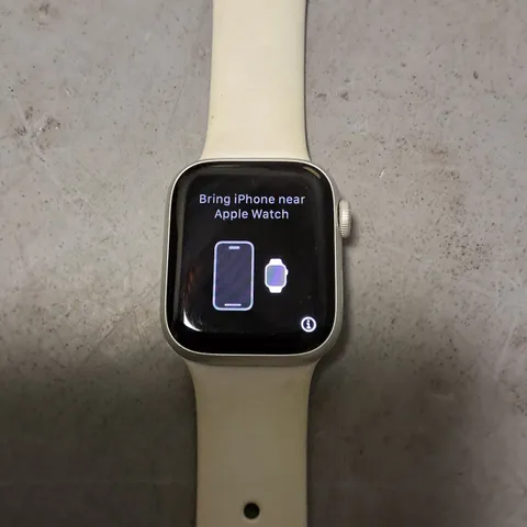 UNBOXED APPLE WATCH SERIES 8 41MM 28TH WHITE STRAP