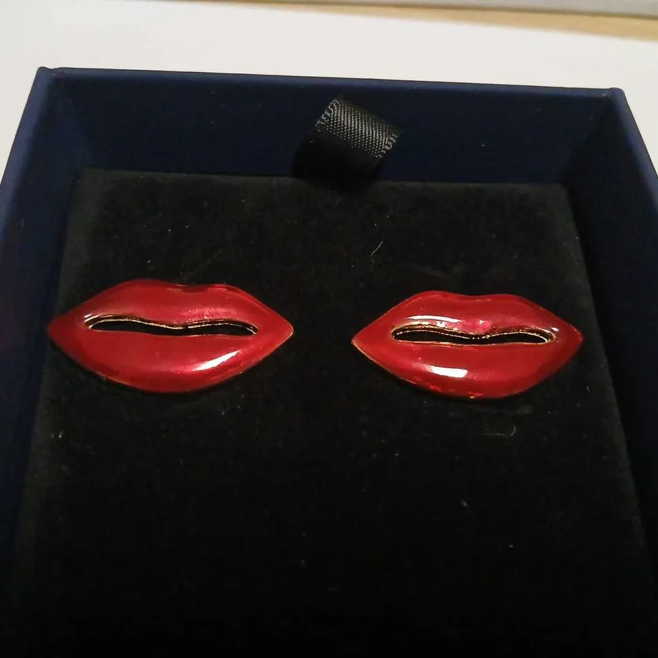 BUTLER & WILSON ENAMEL LIP EARRINGS 
