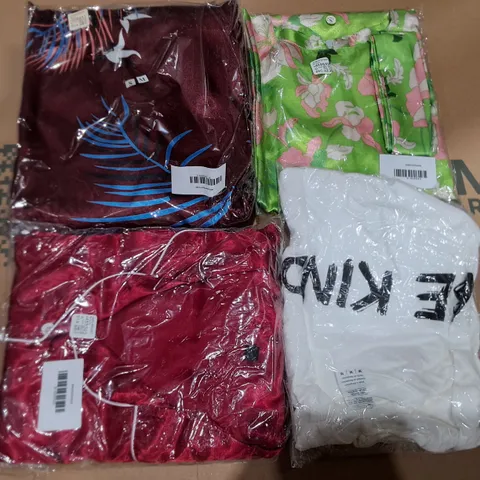 LOT OF ASSORTED BAGGED CLOTHING ITEMS IN VARIOUS SIZES