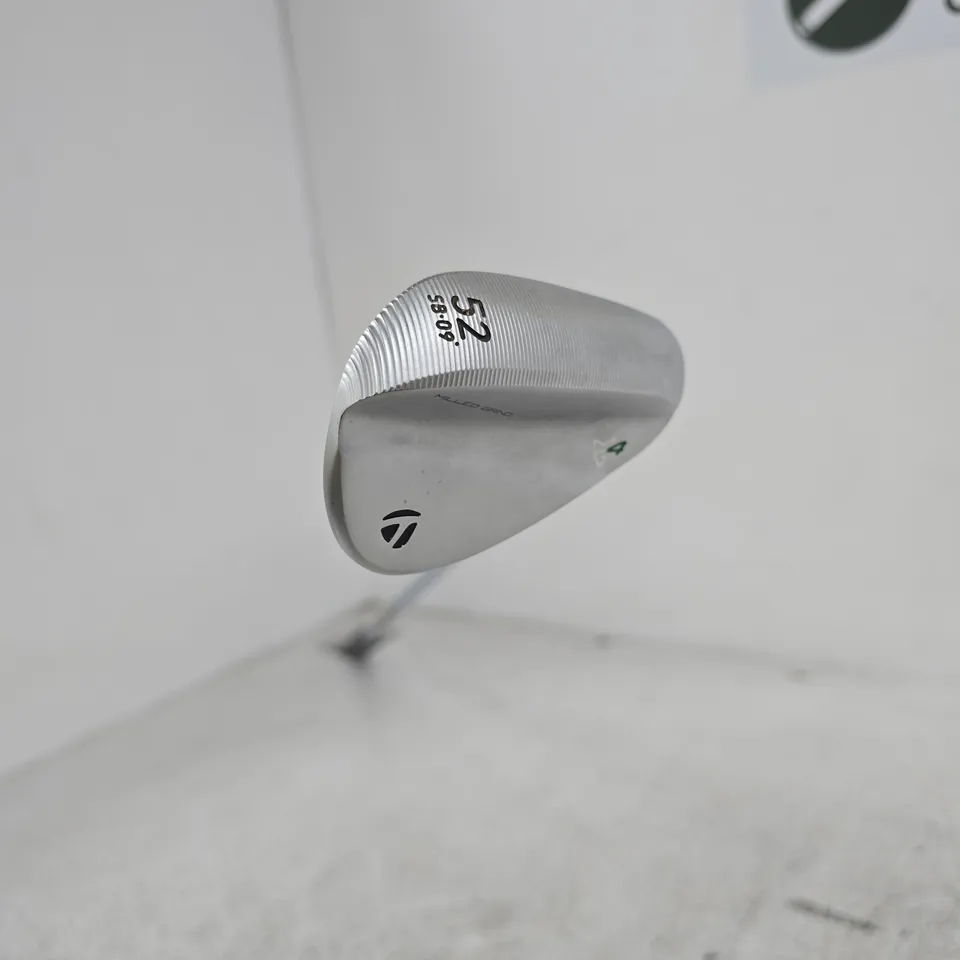 TAYLORMADE DYNAMIC GOLD EX 52 SB.09