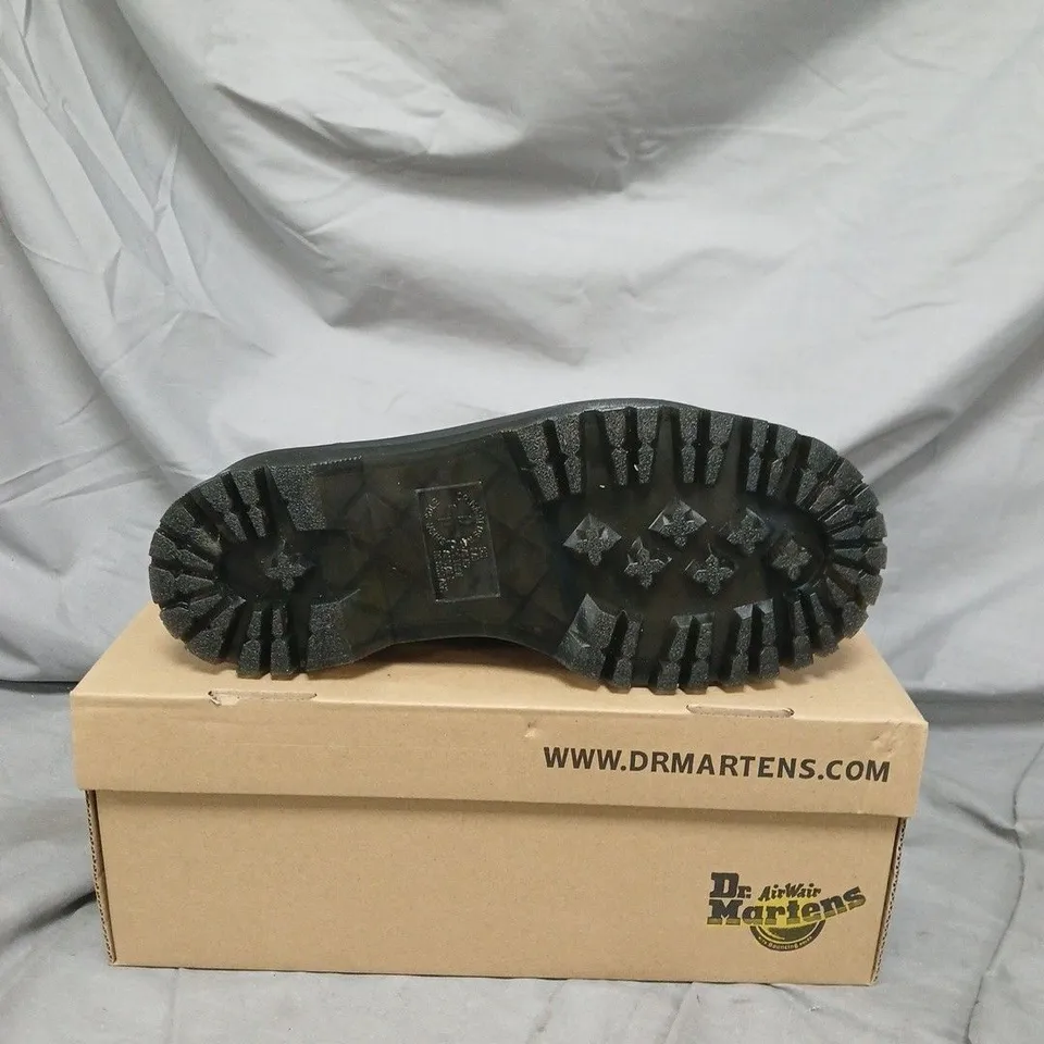 DR. MARTENS BLACK LEATHER COMBAT BOOTS WITH ZIP – 8 EYELETS, PLATFORM SOLE - SIZE 6