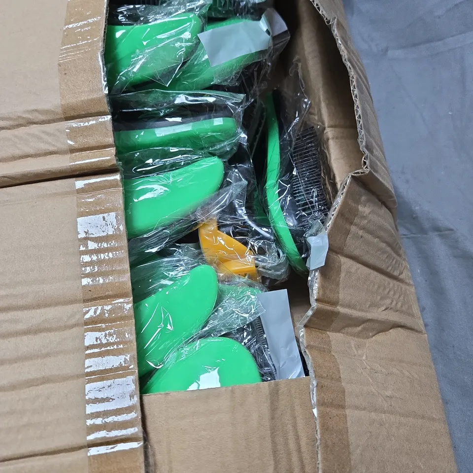 BOX OF APPROXIMATELY 20 DETANGLING HAIRBRUSHES GREEN 