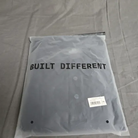 BUILT DIFFERENT POLO T-SHRT SIZE 3XL