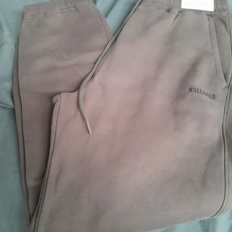 HOLLISTER SWEATPANT JOGGERS IN BROWN - LARGE