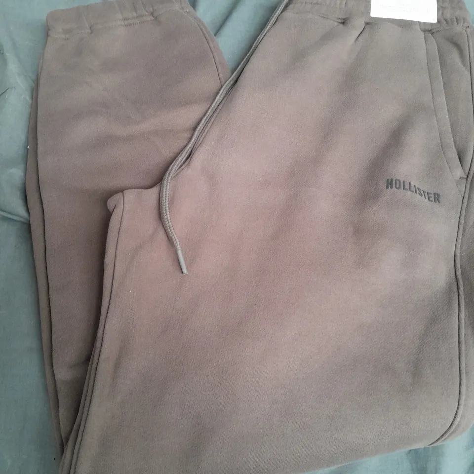 HOLLISTER SWEATPANT JOGGERS IN BROWN - LARGE