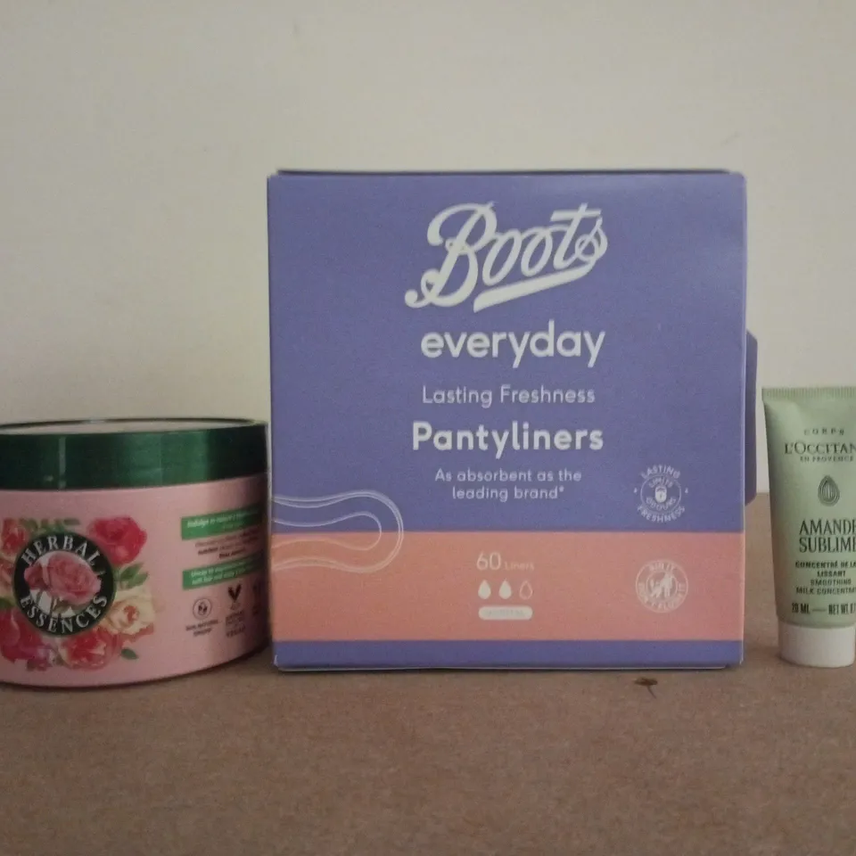 BOX OF APPROXIMATELY 15 ASSORTED COSMETIC ITEMS TO INCLUDE L'OCCITANE, HERBAL ESSENCES, ETC - COLLECTION ONLY