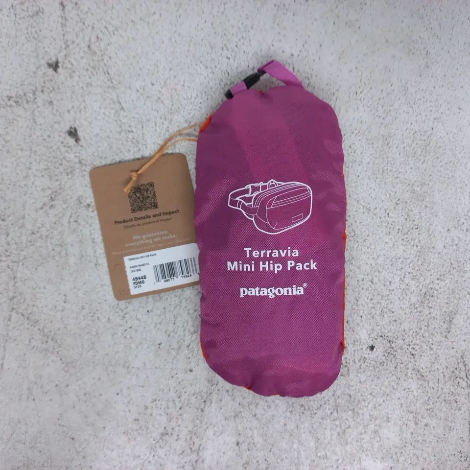 PATAGONIA TERRAVIA MINI HIP PACK IN FADED MAGENTA - ONE SIZE
