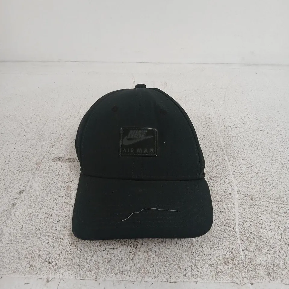 NIKE AIR MAX CAP – BLACK BASEBALL HAT
