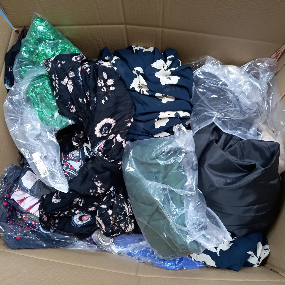 LARGE BOX OF ASSORTED CLOTHING ITEMS IN VARIOUS COLOURS AND SIZES INCLUDING TROUSERS , TOPS AND JUMPERS 