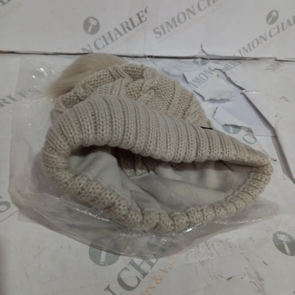 PACKAGED EONO CRÈME COLOURED WOOLLY BOBBLE HAT