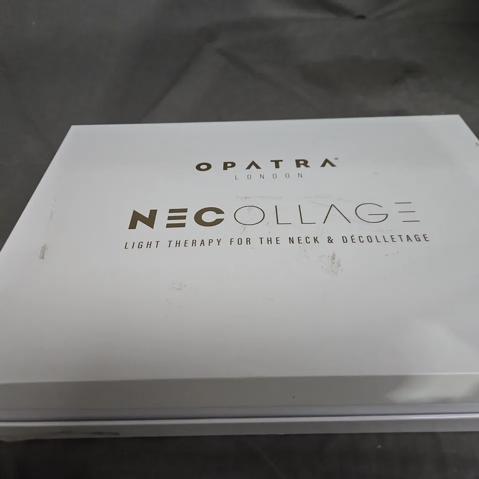 OPATRA LONDON NECOLLAGE LIGHT THERAPY FOR NECK & DÉCOLLETAGE – BOXED