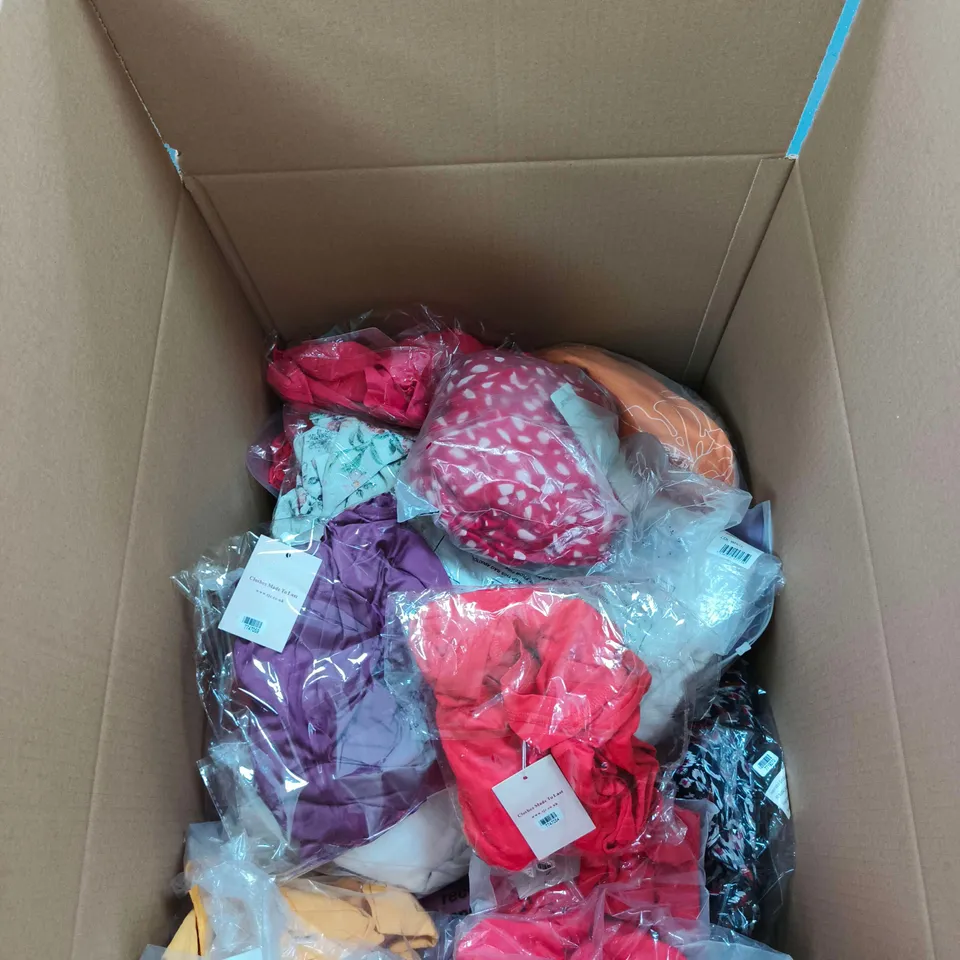 BOX OF APPROXIMATELY 25 ASSORTED CLOTHING ITEMS TO INCLUDE CHARLOTTE WEST, PARAMOUR ETC