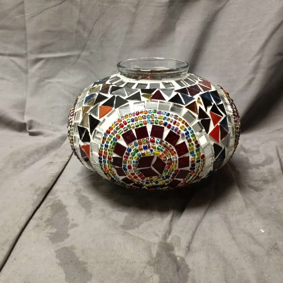 MOSAIC GLASS LIGHT SHADE