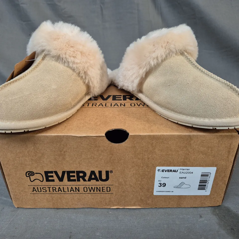 BOXED PAIR OF EVERAU HARRIER SLIPPERS IN SAND EU SIZE 39