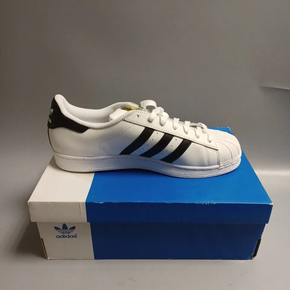 BOXED ADIDAS SUPERSTAR ORIGINALS WHITE/CORE BLACK TRAINERS - 10
