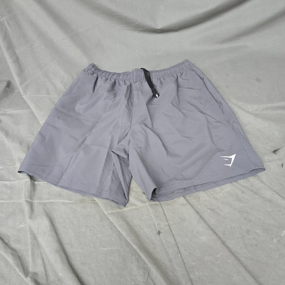 GYMSHARK ARRIVAL 7" SHORTS IN SILHOUETTE GREY SIZE M