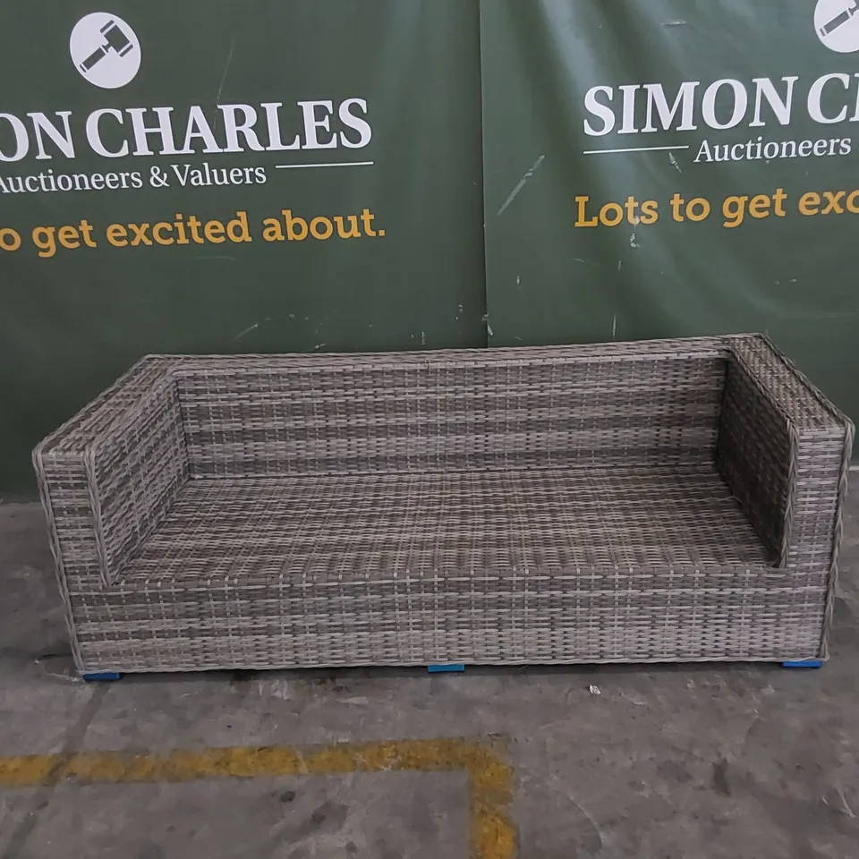 DESIGNER 3-SEATER RATTAN GARDEN SOFA - GREY 