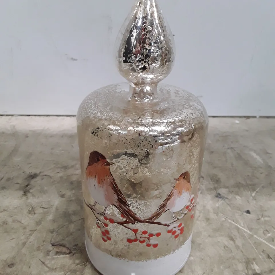 BOXED FESTIVE PRE-LIT SCENIC CRACKLE GLASS CANDLE