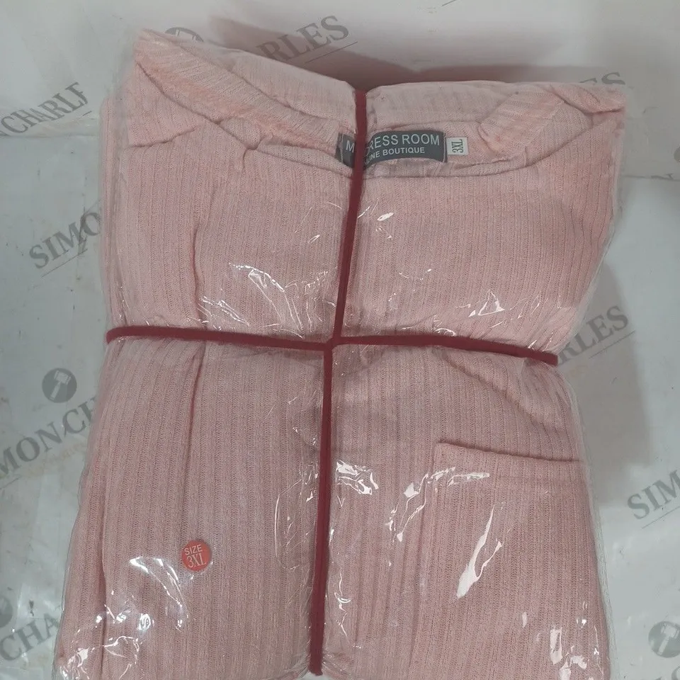APPROXIMATELY 10 BRAND NEW MY DRESS ROOM TOPS IN PINK SIZE 3XL