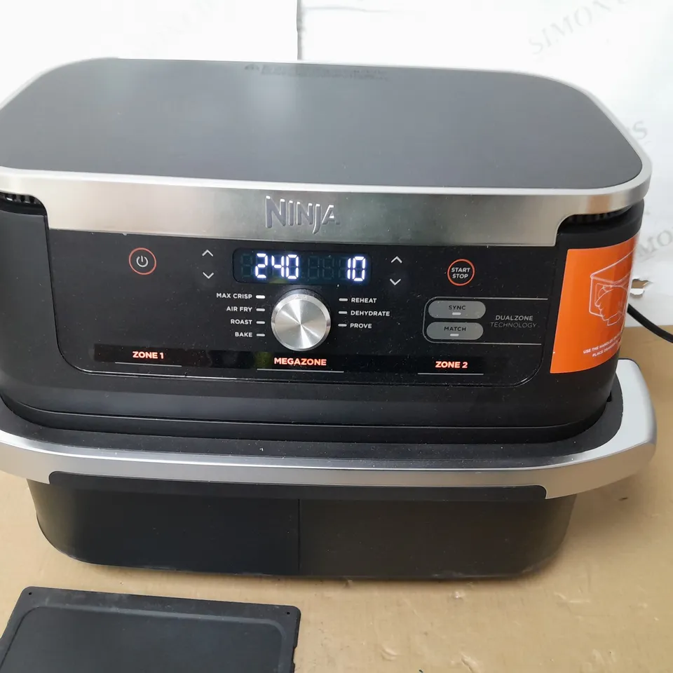 BOXED NINJA 10.4L FOODI FLEXDRAWER DUAL AIR FRYER IN BLACK AF500UK
