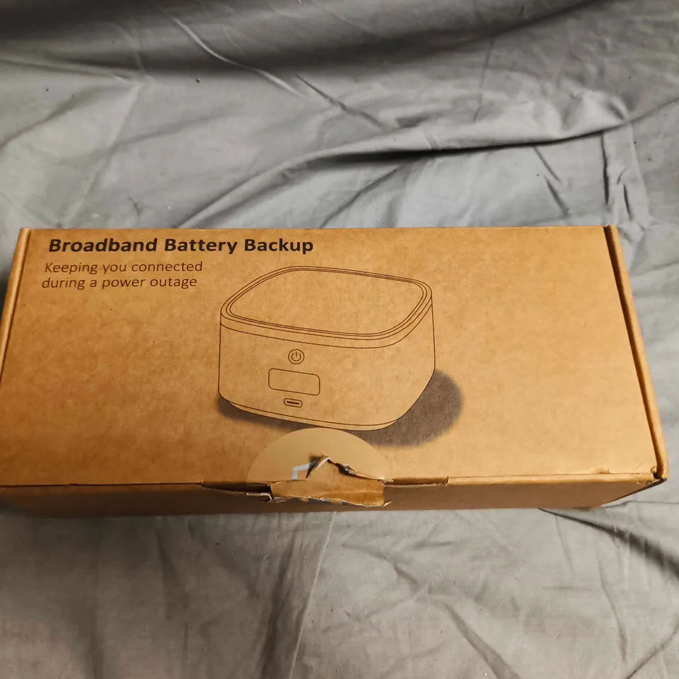 BROADBAND BATTERY BACKUP FOR ROUTER – WHITE CUBE UPS WITH UK PLUG (BOXED)