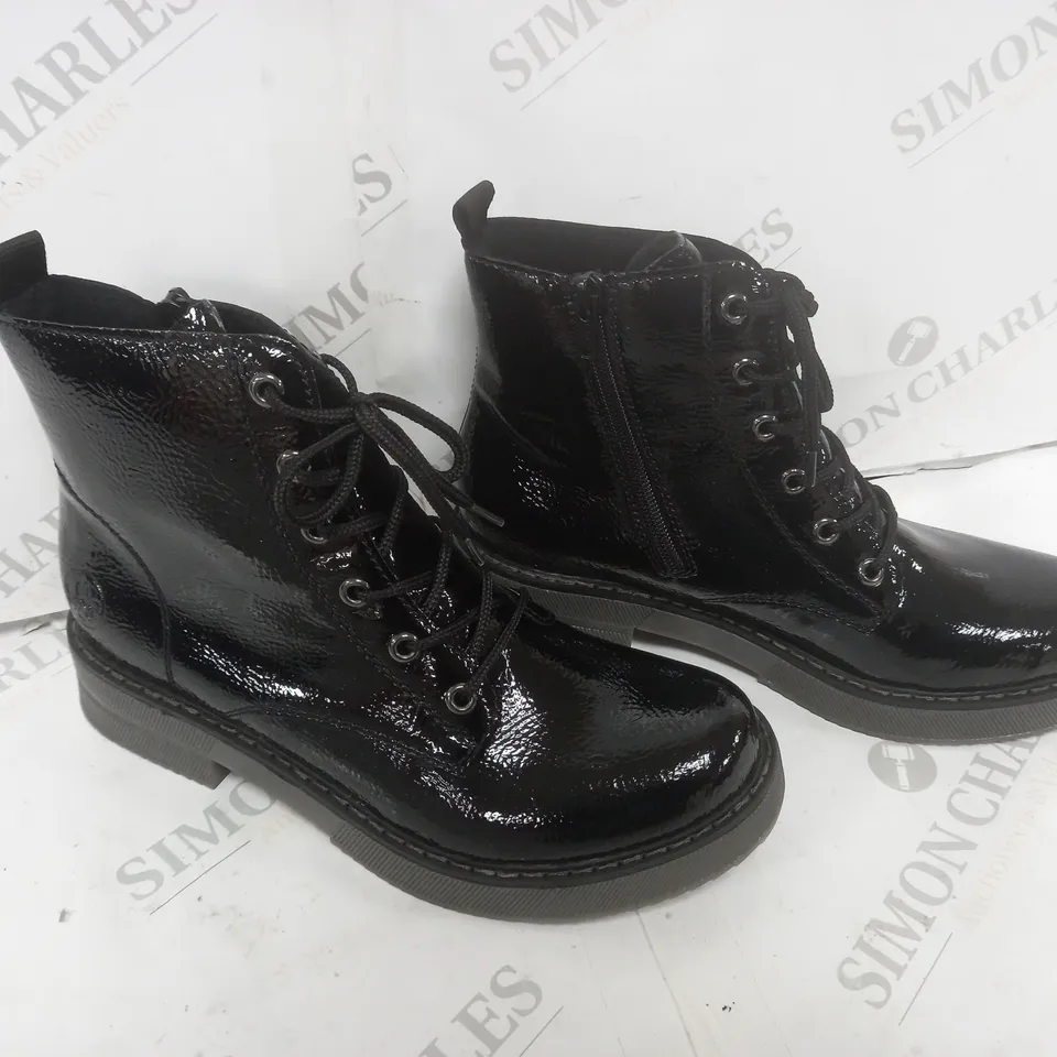 BOXED RIEKER ANTISTRESS LACE BOOT BLACK SIZE 5