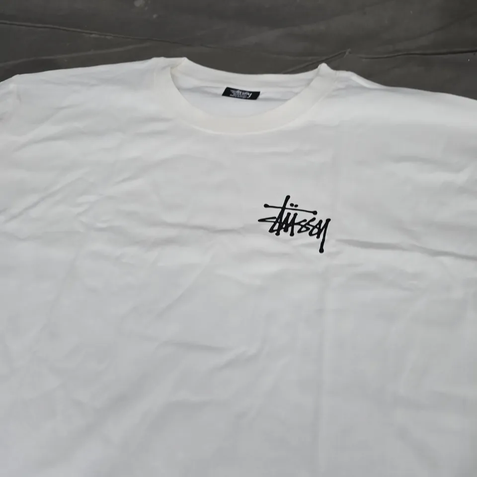 STÜSSY WHITE T-SHIRT – CHEST LOGO - SIZE M