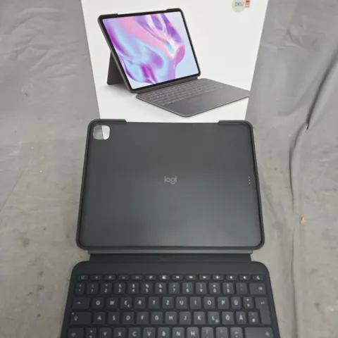 LOGITECH COMBO TOUCH IPAD PRO 13" KEYBOARD (GERMAN LAYOUT) 