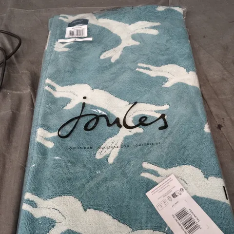 JOULES JUMPING HARES BATH MAT – BLUE AND WHITE