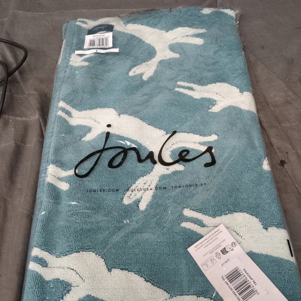 JOULES JUMPING HARES BATH MAT – BLUE AND WHITE