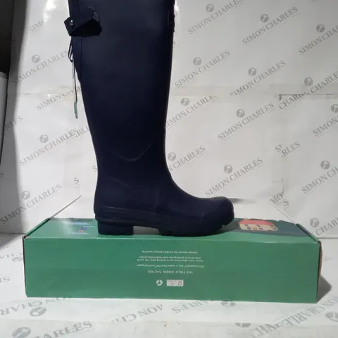 BOXED PAIR OF JOULES FIELD WELLINGTON BOOTS IN NAVY UK SIZE 6
