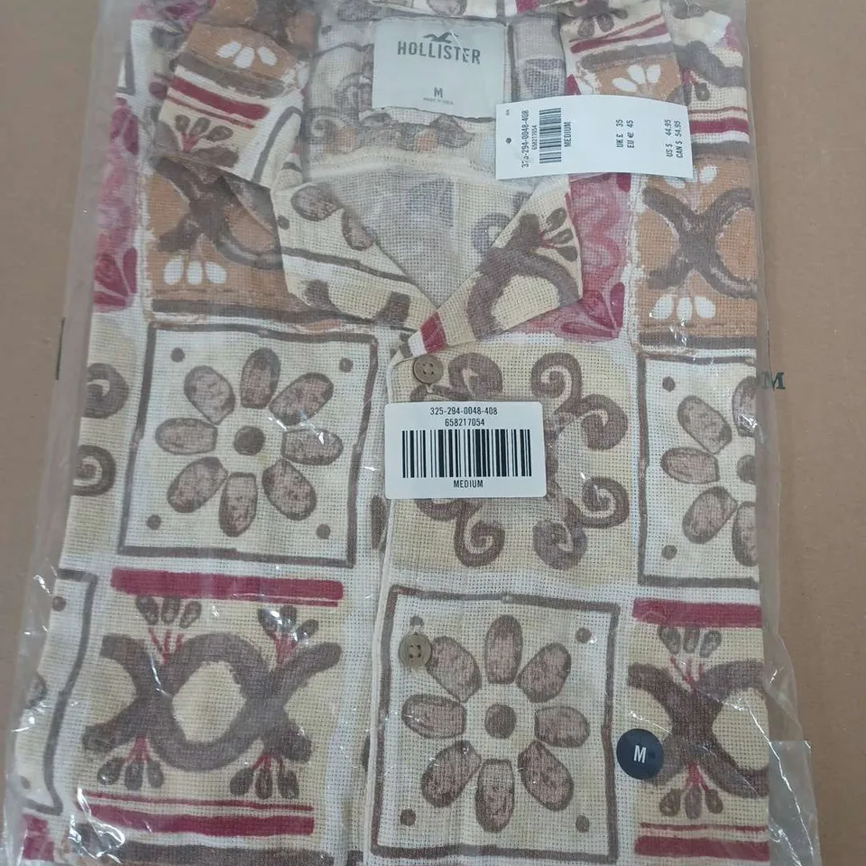 HOLLISTER FLORAL SHIRT IN MULTI - MEDIUM
