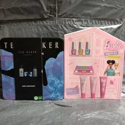 BOX OF APPROXIMATELY 10 ASSORTED GIFT SETS AND COSMETIC ITEMS TO INCLUDE BARBIE, TED BAKER, ETC - COLLECTION ONLY