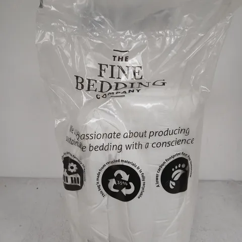 THE FINE BEDDING COMPANY SPUNDOWN DUVET – SMALL KING, 155 X 220 CM, 10.5 TOG