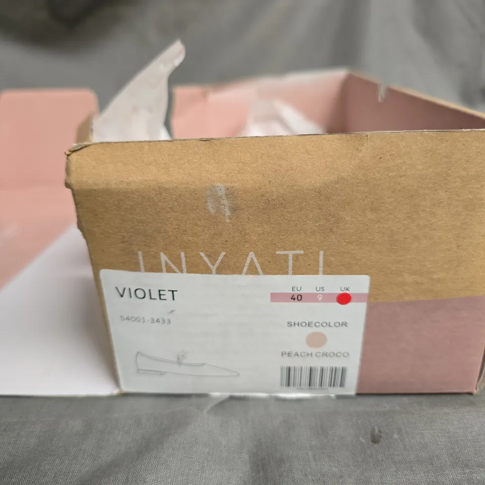 INYATI PEACH CROCO LEATHER POINTED-TOE FLATS – WOMEN’S SHOES, UK 7 (EU 40)