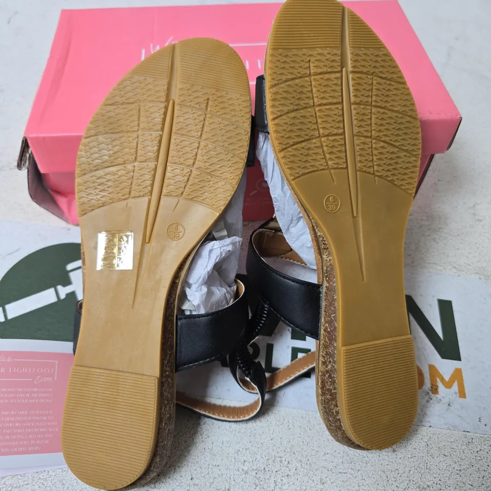BOXED DR LIGHTFOOT QUINN SANDALS, BLACK - SIZE 6