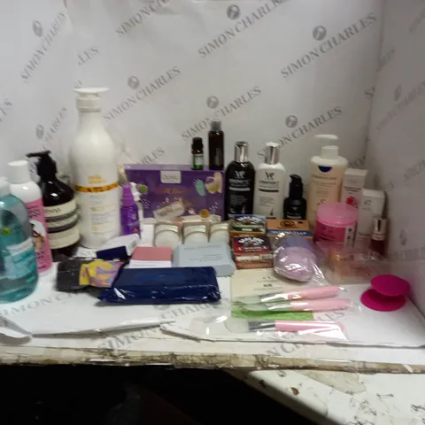 BOX OF ASSORTED COSMETICS TO INCLUDE THE BODY SHOP, WATERMANS, THE ORDINARY ETC