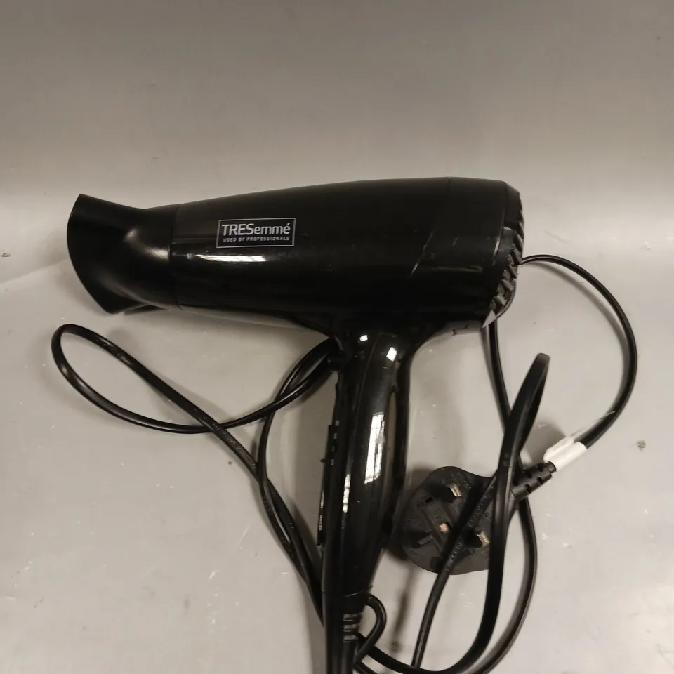 TRESEMMÉ PROFESSIONAL HAIR DRYER 