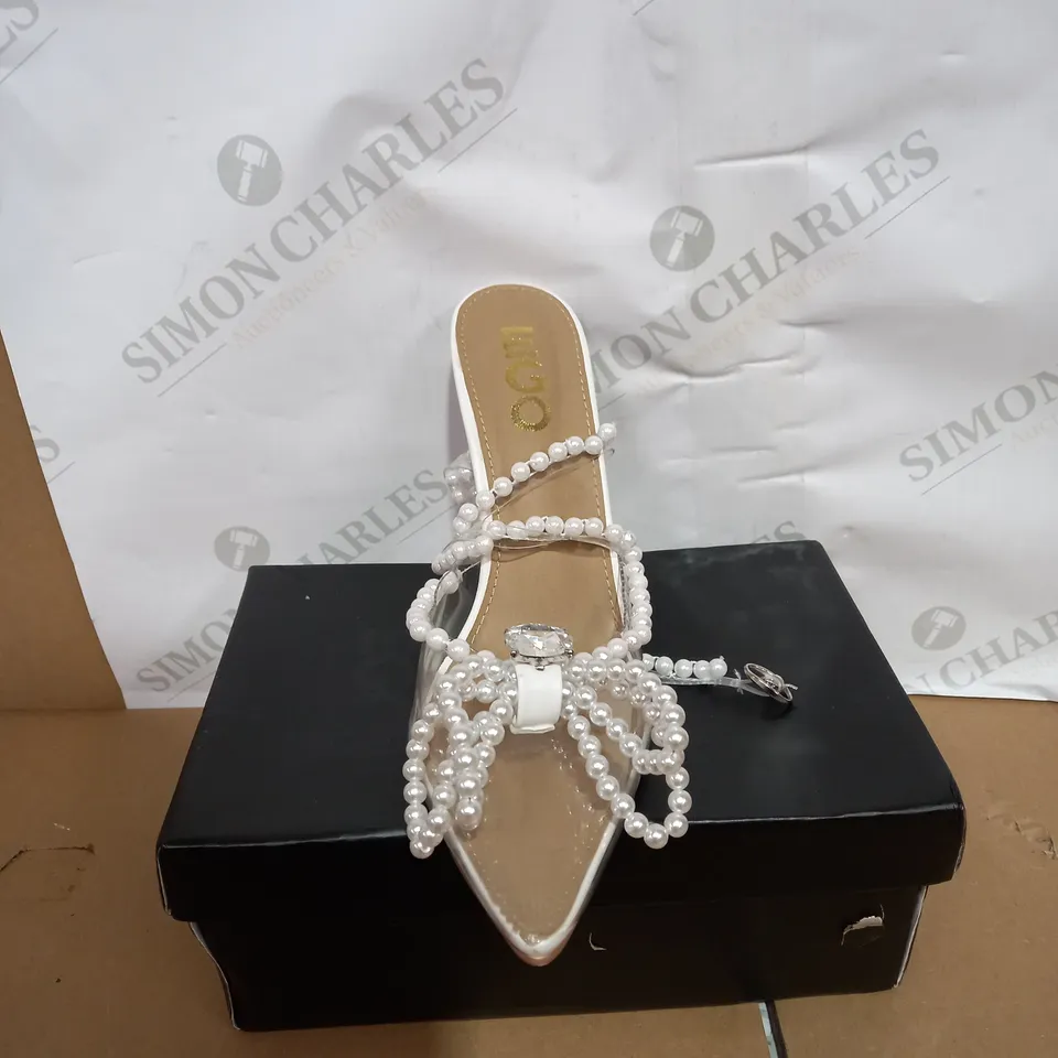 PAIR OF BOXED PEARLLE WHITE HIGH HEELS SIZE 6