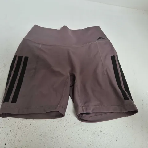 ADIDAS ATHLETIC SHORTS - SIZE M