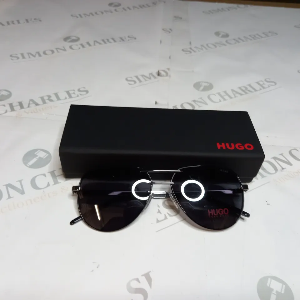 BOXED HUGO BOSS SUNGLASSES