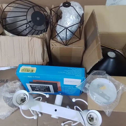 LOT OF 7 ASSORTED LIGHTING ITEMS TO INCLUDE BLACK WIRED HANGING CEILING LIGHTS