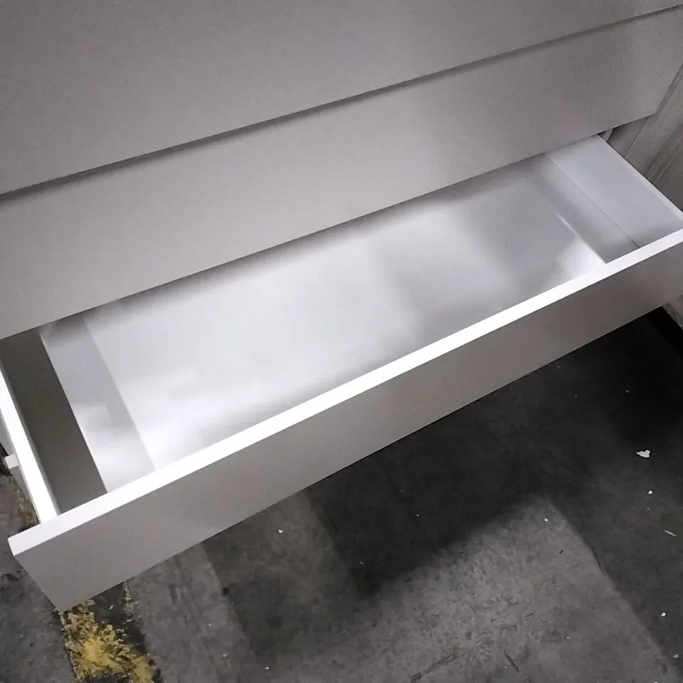 CENECHARL CHEST OF DRAWERS