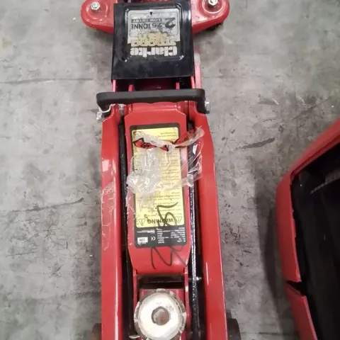 CLARKE CTJ2250LP 2.25 TONNE LOW PROFILE TROLLEY JACK WITH SOCKETS