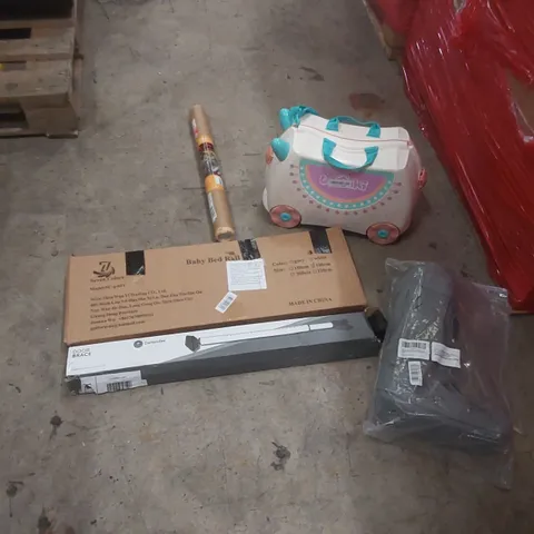 PALLET CONTAINING A LARGE QUANTITY OF ASSORTED ITEMS INCLUDING: MEDICAL AIR BOOT, FLUORESCENT REPTILE LAMP, BABY BED RAIL, DOOR BRACE ECT