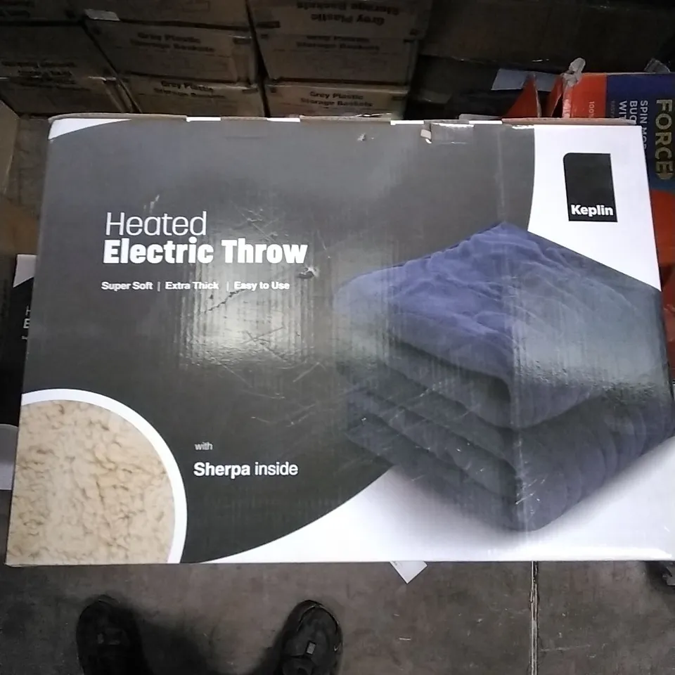 BOXED KEPLIN HEATED ELECTRIC THROW WITH SHERPA INSIDE 